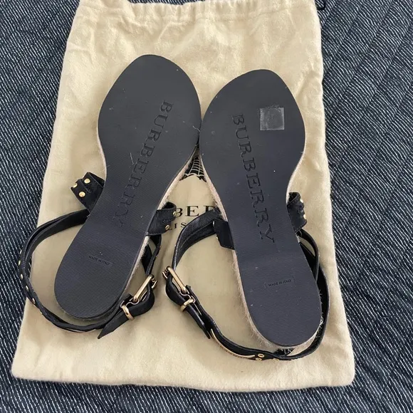 Burberry Black and Tan Sandals