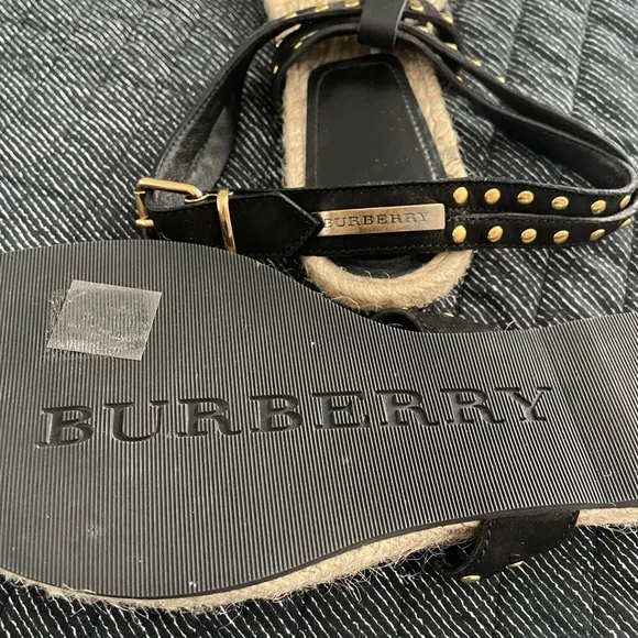 Burberry Black and Tan Sandals
