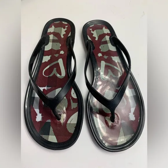 Burberry Heart Logo Flip Flop Thong Sandals Sz 6.5 Excellent Condition B…