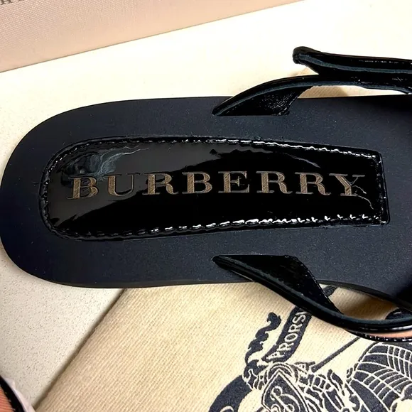 BURBERRY NOVA LANCASTER FLIP FLOP SIZE 38 NEW