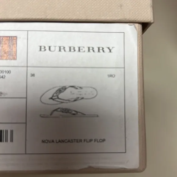 BURBERRY NOVA LANCASTER FLIP FLOP SIZE 38 NEW