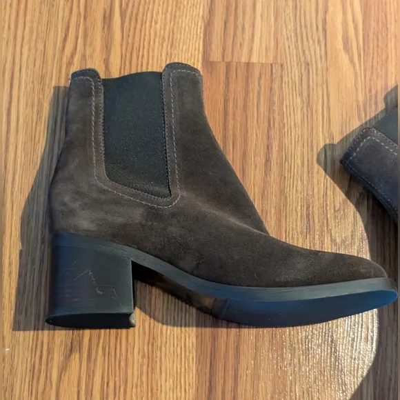 C La Canadienne JOELLE SUEDE BOOTIE
