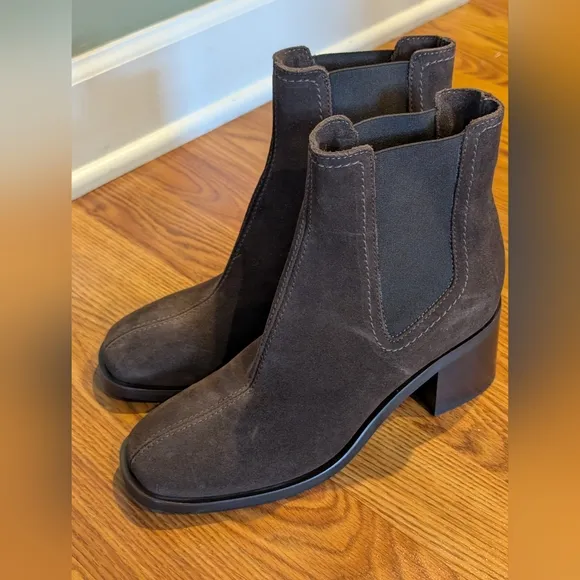 C La Canadienne JOELLE SUEDE BOOTIE