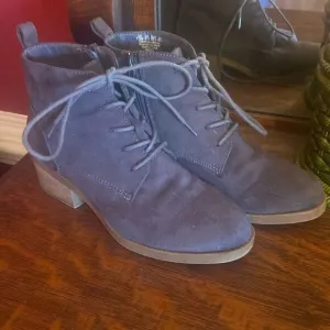 Carlos Santana gray suede boots by Macy’s 7 1/2, very comfortable