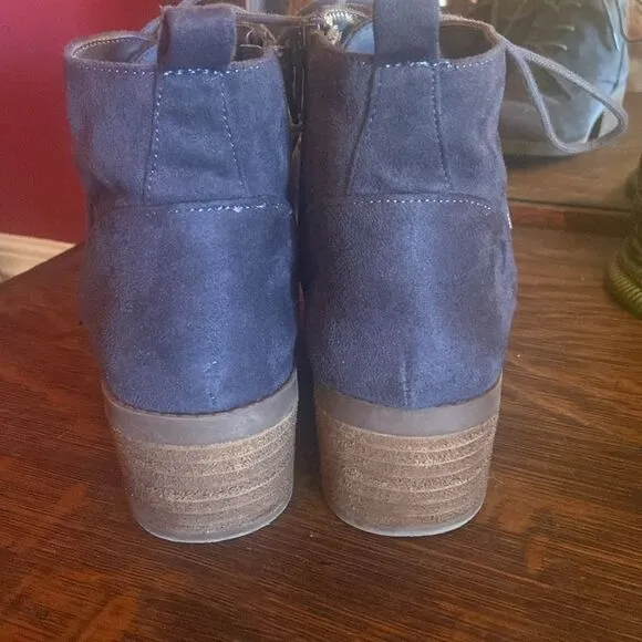 Carlos Santana gray suede boots by Macy’s 7 1/2, very comfortable