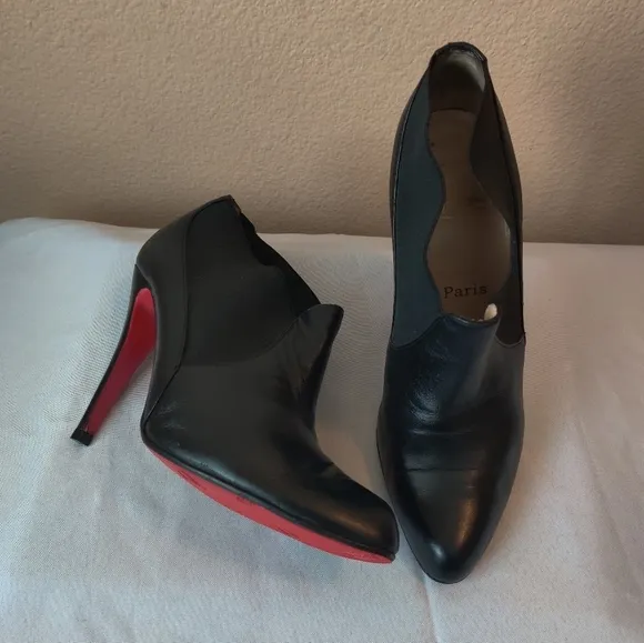 🔥🔥🔥Christian Louboutin Black Leather Booties