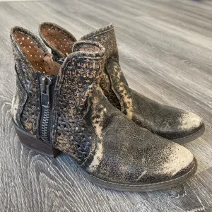 Circle G brown leather cutout short distressed boots zippers Preowned