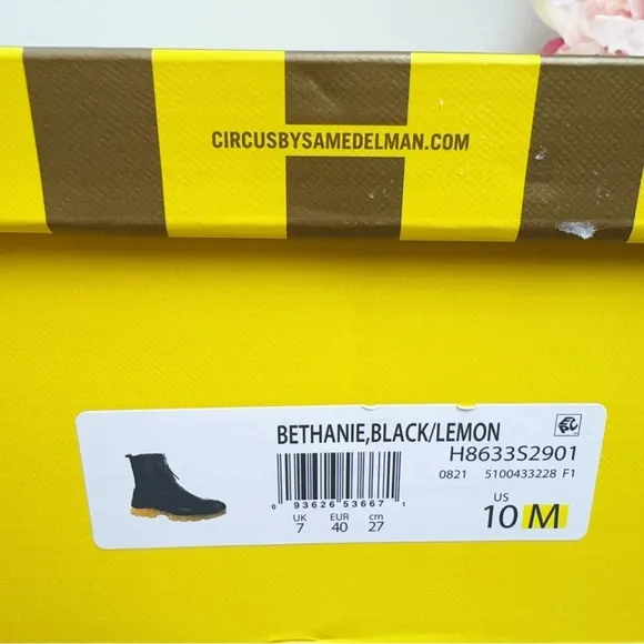 Circus by Sam Edelman Bethanuie Waterproof Boots Black / Lemon Size 10
