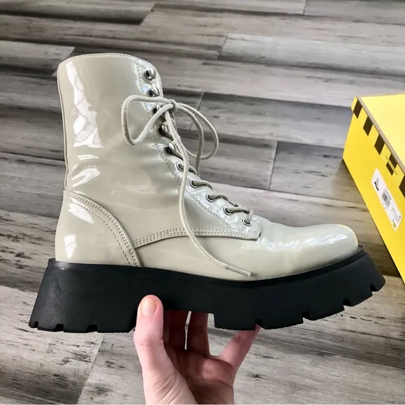 Circus by Sam Edelman Lolita Patent Faux Leather Lace Up Boots in Sage Size 7