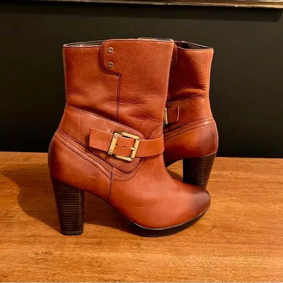Clarks Indigo Lida Sayer Leather Side Zip Heeled Ankle Boots 64504