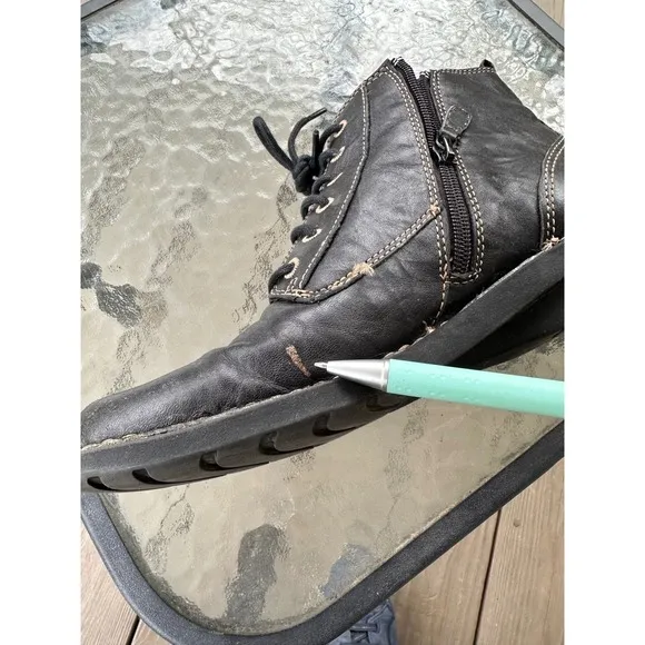 Clarks Leather Nikki North Black Ankle Boots Lace Up Zip Up Woman's Size 8.5M