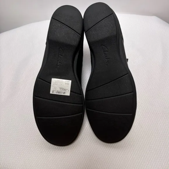 CLARKS Whistle Bea leather black Boots zipper &amp; laces size 8