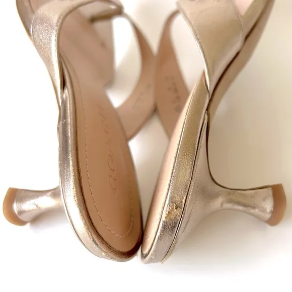 Coach Audree Kitten Heel Sandals Thong Low Heel Champagne Gold Leather Size 9.5