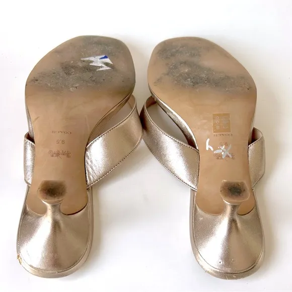 Coach Audree Kitten Heel Sandals Thong Low Heel Champagne Gold Leather Size 9.5
