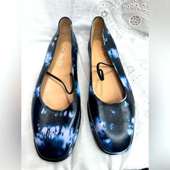 Coach Emilia Mary Jane . New no ‎ box  color navy blue,black and white.