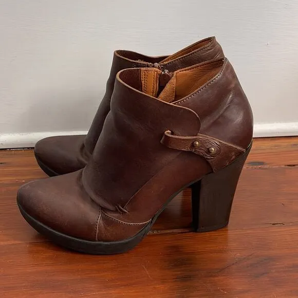 COCLICO leather side zip high heel ankle boots sz 38