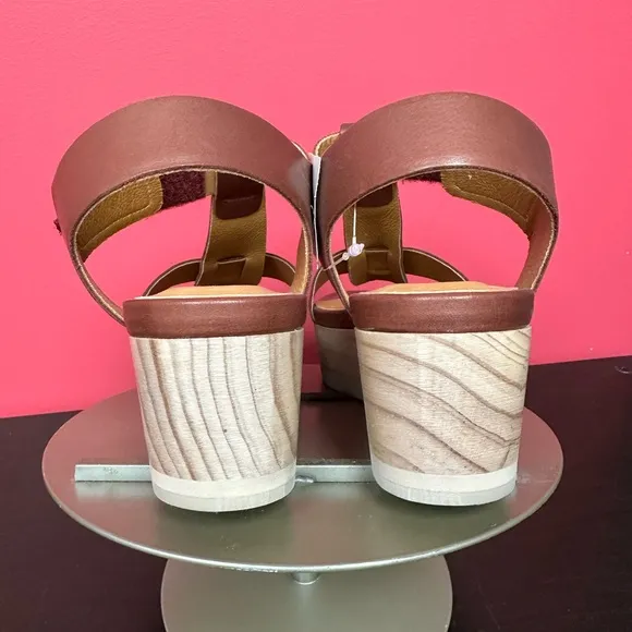 Coclico Savanna Britannic Caramel Brown Leather T-strap Platform Sandals 👡