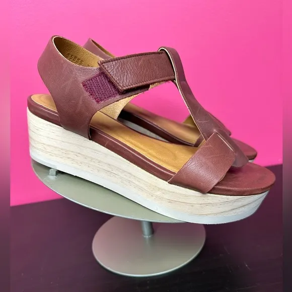 Coclico Savanna Britannic Caramel Brown Leather T-strap Platform Sandals 👡