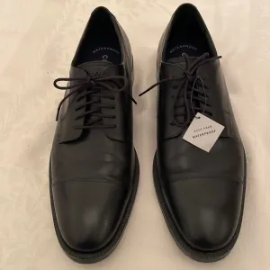 Cole Haan awesome black waterproof oxford, like new (Mlb)