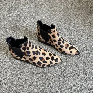 Cole Haan Hara Size 7 B Chelsea Boots Leopard Calf Hair Pointy Slip On Ankle New