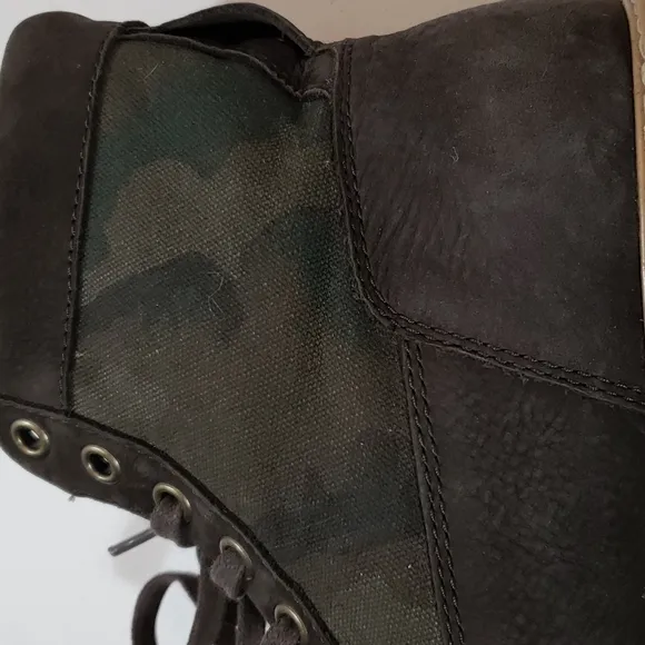 Cole Haan Sueded Textile Camo Light Weight ankle boots size 8