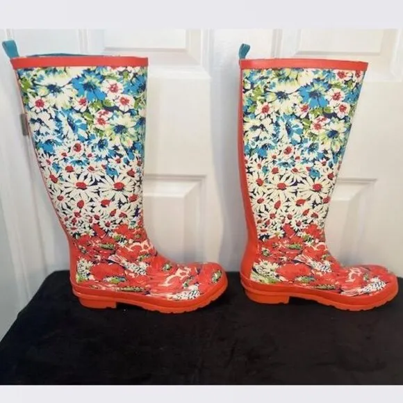 Colloquial Rain Boot in Dozens of Daisies from Anthropologie - Size 9