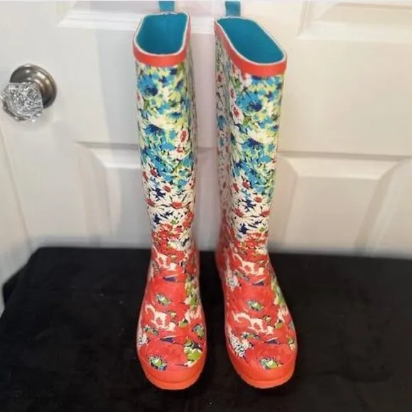 Colloquial Rain Boot in Dozens of Daisies from Anthropologie - Size 9