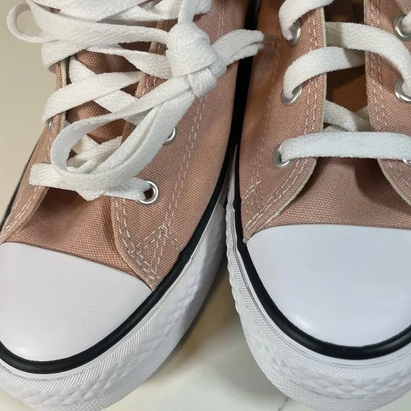 Converse Pink High-Top Sneakers Kids Size 6.5 – Brand New with Box