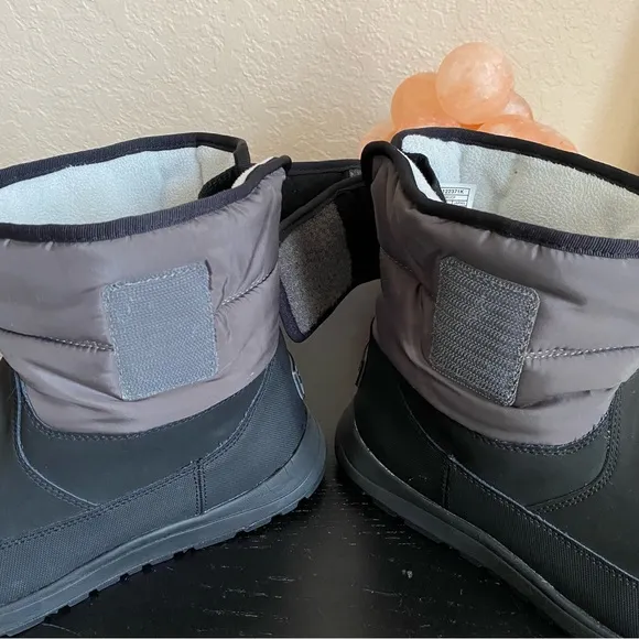 COPY - UGG Unisex Kids  TOTY WEATHER Snow Black  Boots Size 6