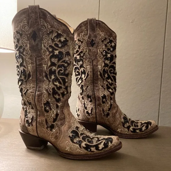 Corral leather Black and Brown Heeled Boots with Intricate Design
