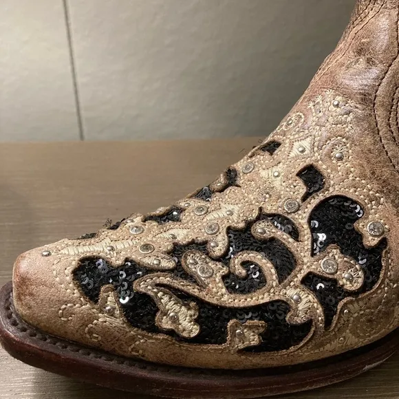 Corral leather Black and Brown Heeled Boots with Intricate Design