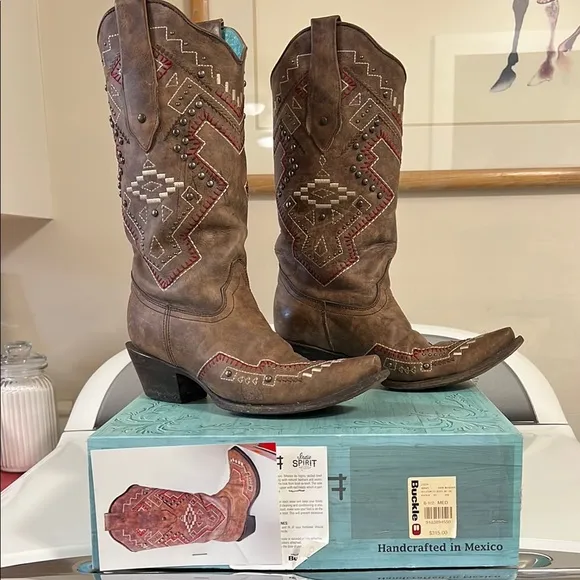Corral snip toe  Embroidered Boots