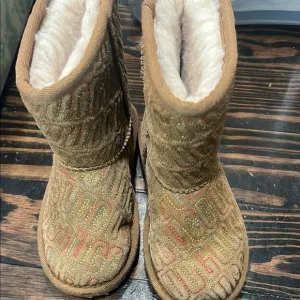Cozy Patterned Boots with Faux Fur Lining