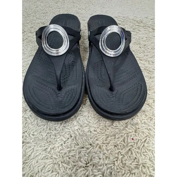 Crocs Sanrah Sandals Wedge Silver Circle Black Flip Flop Thong‎ Women's Size 9