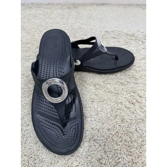 Crocs Sanrah Sandals Wedge Silver Circle Black Flip Flop Thong‎ Women's Size 9