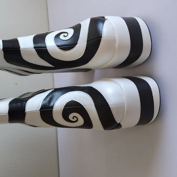 Current Mood Swirl Applique Platform Boots