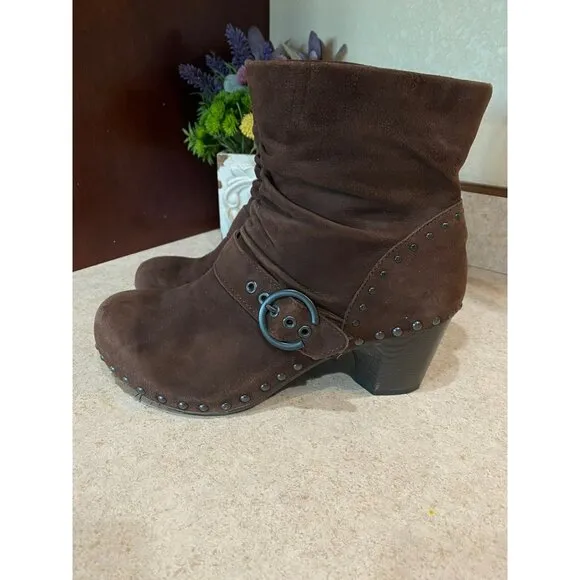 Dansko Brown Suede Ankle Boots With Studded Details &amp; Buckle Accent Size 38