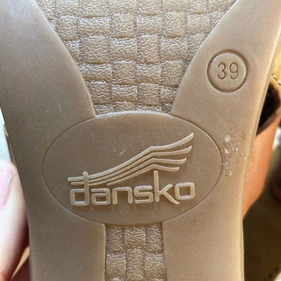 Dansko Dominique T Strap Brown Leather Heel Sandals Ankle Buckle Women's Size 39