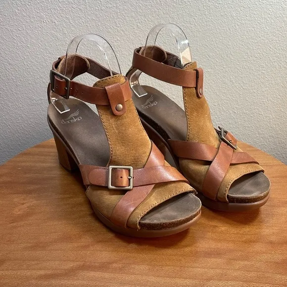 Dansko Dominique T Strap Brown Leather Heel Sandals Ankle Buckle Women's Size 39