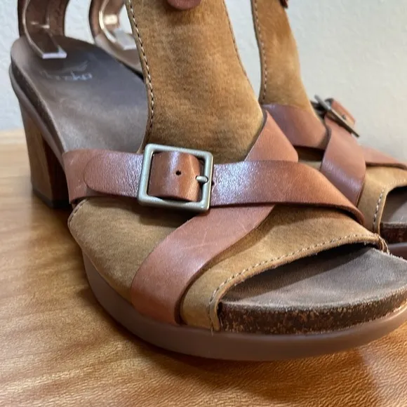 Dansko Dominique T Strap Brown Leather Heel Sandals Ankle Buckle Women's Size 39