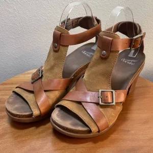 Dansko Dominique T Strap Brown Leather Heel Sandals Ankle Buckle Women's Size 39