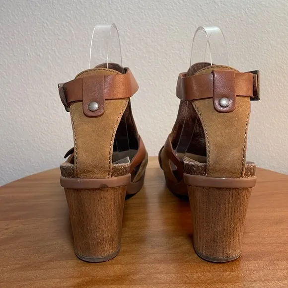Dansko Dominique T Strap Brown Leather Heel Sandals Ankle Buckle Women's Size 39
