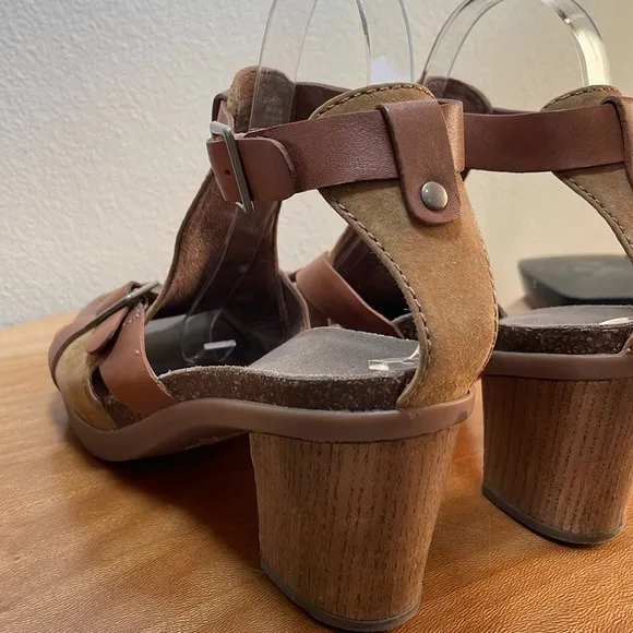 Dansko Dominique T Strap Brown Leather Heel Sandals Ankle Buckle Women's Size 39