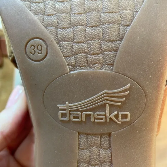 Dansko Dominique T Strap Brown Leather Heel Sandals Ankle Buckle Women's Size 39