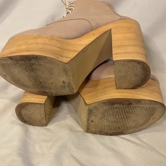Deandri Women's Beige Platform Ankle Boots 7.5 Wood Heel