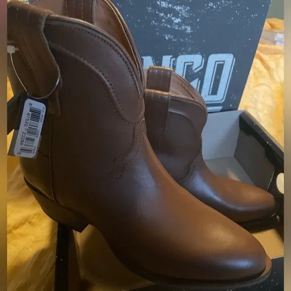 Dingo Western Boots Womens 7&quot; Pull On #Seguaro Snip Bootie DI825 Size  7M &amp; 9.5M