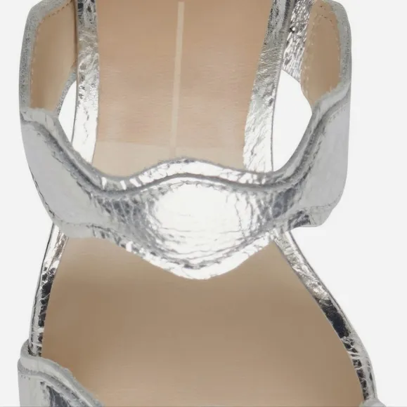 Dolce Vita Silver Distressed Leather Block Heel Sandals Size 8.5 new in box
