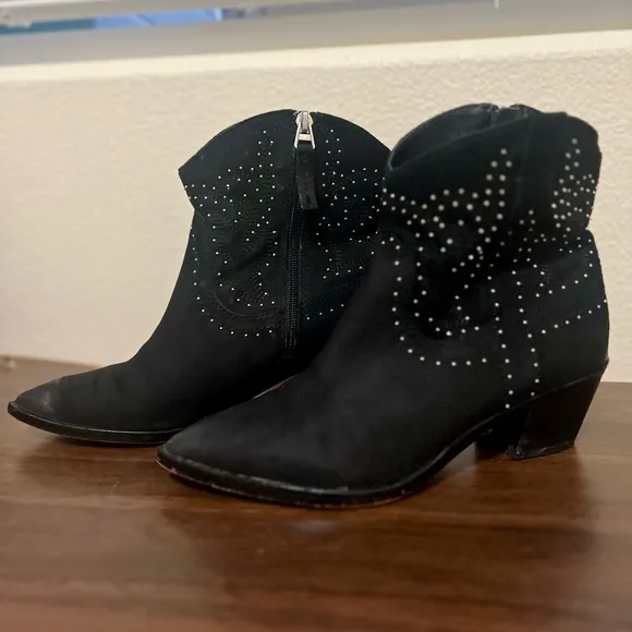 Dolce Vita Solow Stud Western Boots