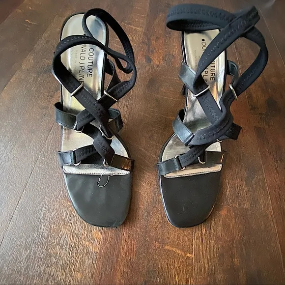 Donald J Pliner cross cross strappy sandals