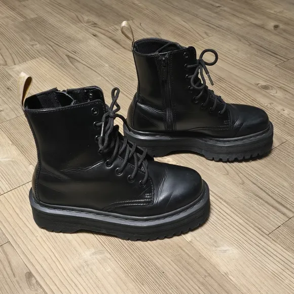 Dr. Marten V Jadon II Mono Platform Black Vegan Tie And Zip Boots Sz 7 US/38 EU